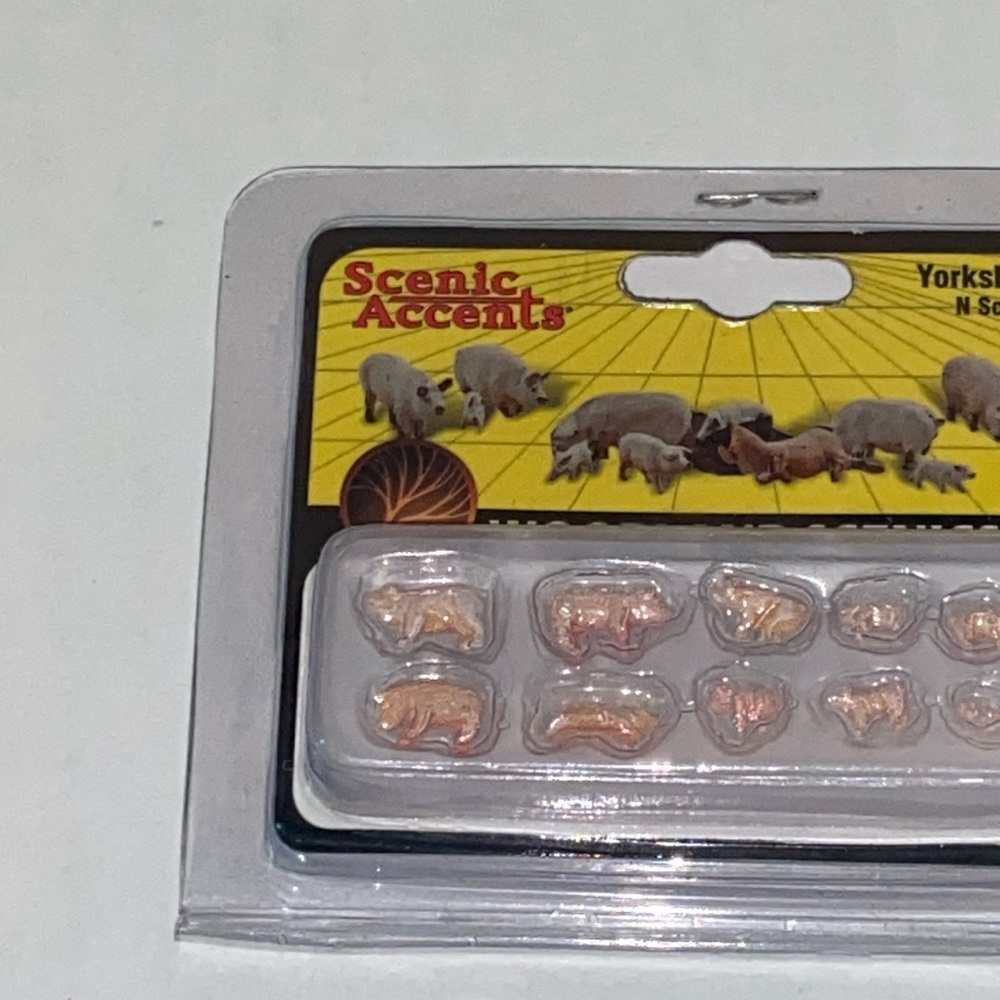 Scenic Accents Woodland Scenics Yorkshire Pigs New 12 Piece Set N Scale A2218 - Picture 3 of 4